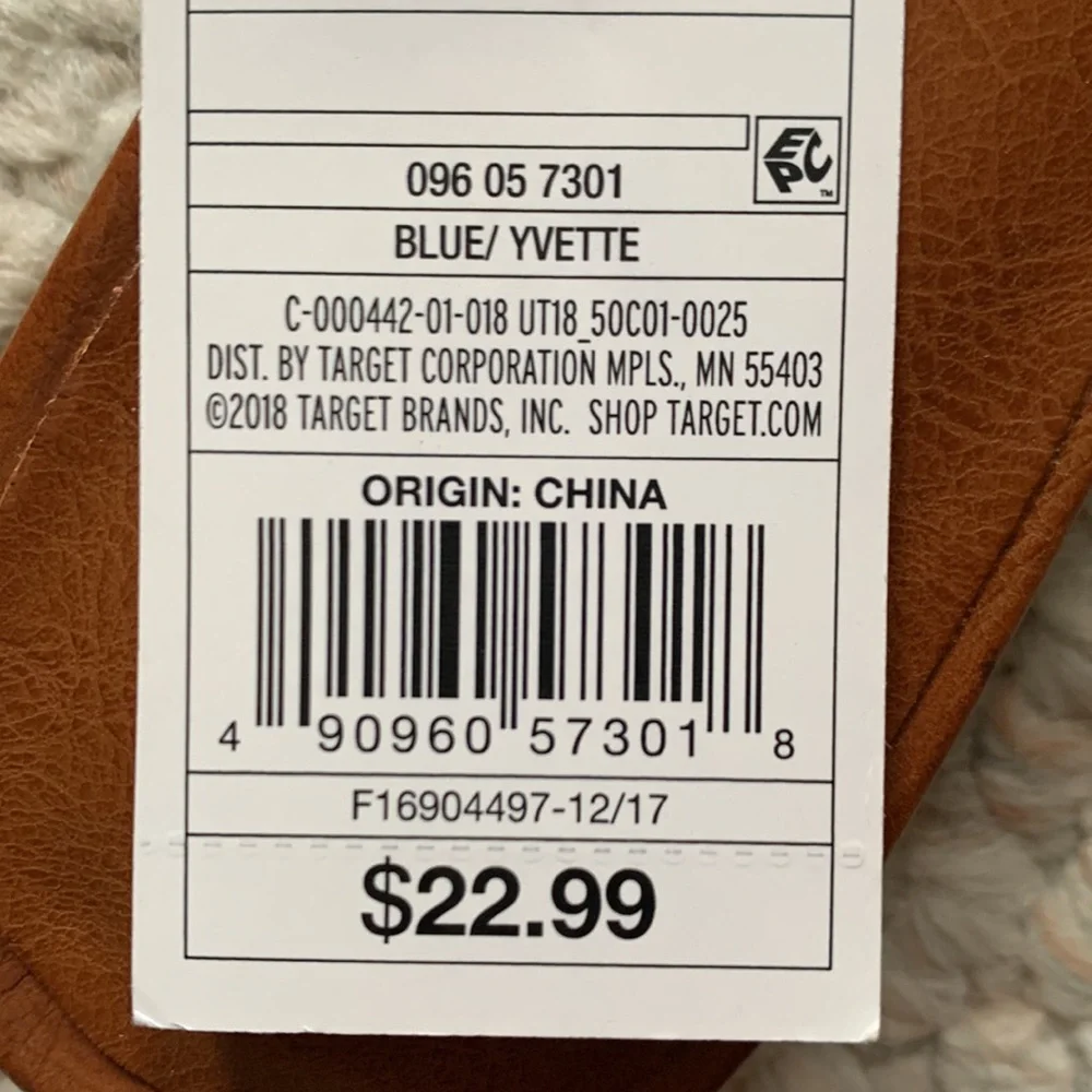 Universal Thread Sandals - Picture 2 of 2
